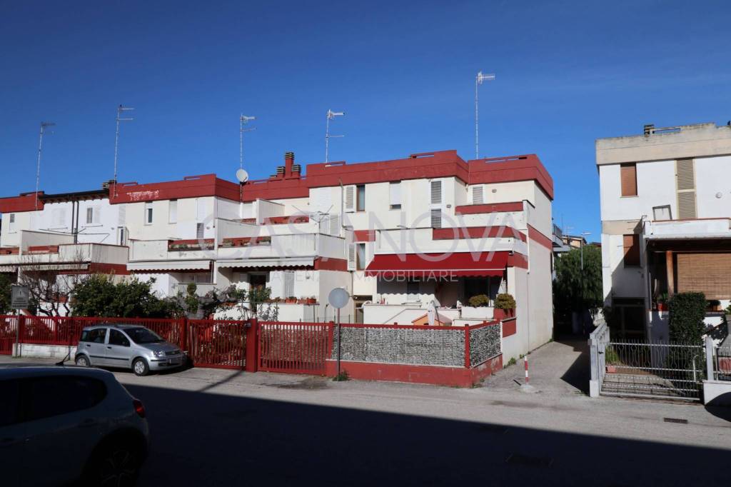 casa indipendente in vendita a Giulianova