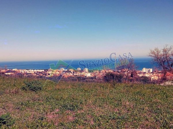 terreno edificabile in vendita a Giulianova