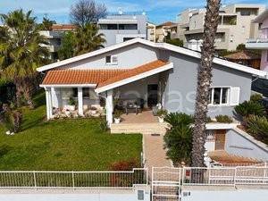 casa indipendente in vendita a Giulianova