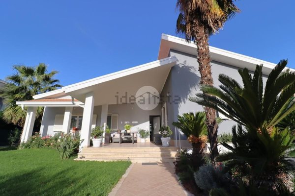 casa indipendente in vendita a Giulianova