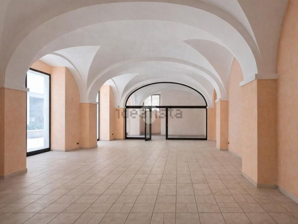 locale commerciale in vendita a Giulianova