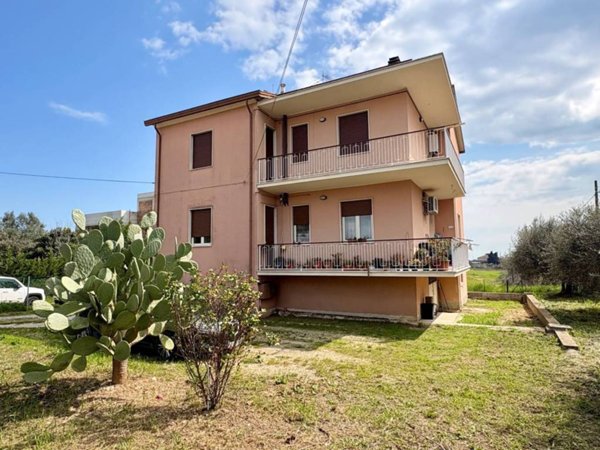 casa indipendente in vendita a Giulianova