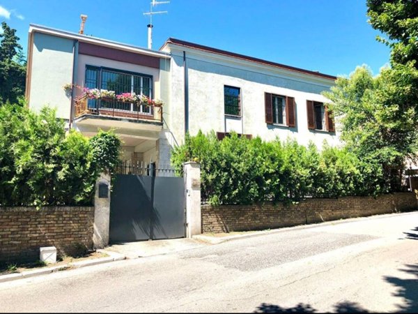casa indipendente in vendita a Giulianova