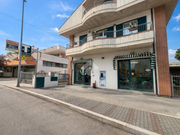 negozio in vendita a Giulianova