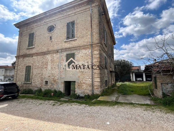 casa indipendente in vendita a Giulianova