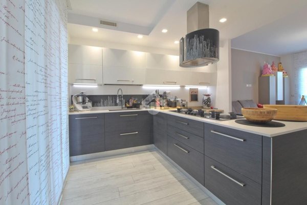 casa indipendente in vendita a Giulianova in zona Villa Pozzoni