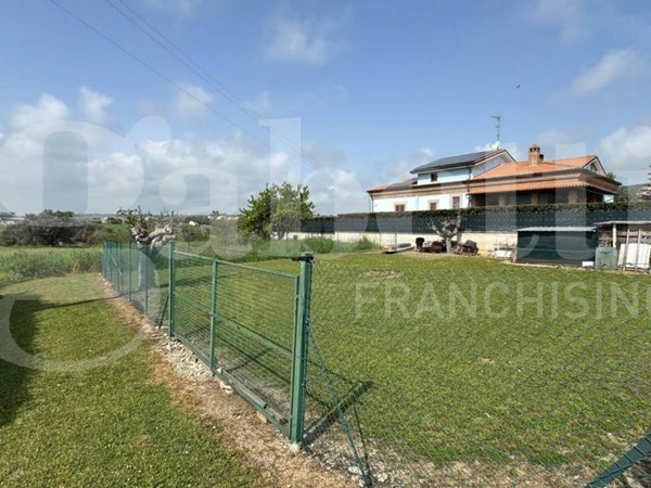 terreno edificabile in vendita a Giulianova in zona Case di Trento