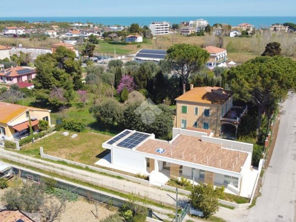casa indipendente in vendita a Giulianova