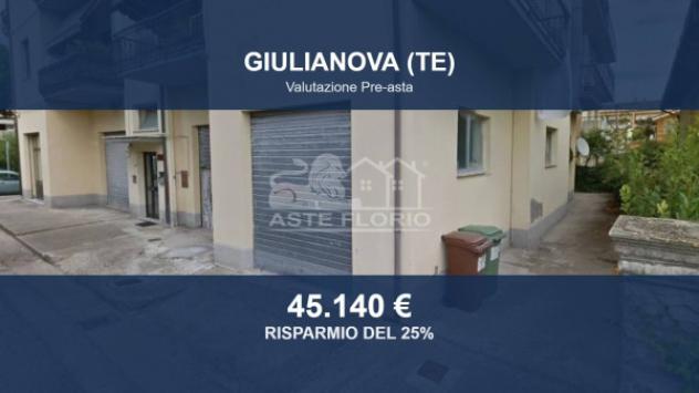 locale commerciale in vendita a Giulianova