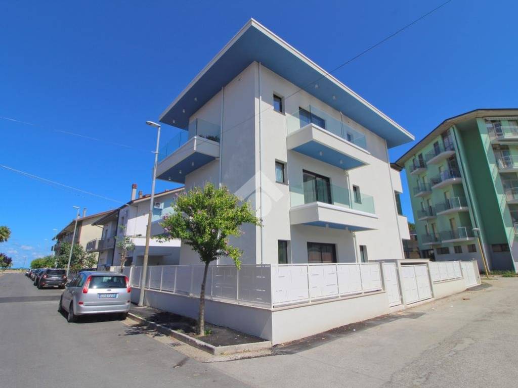 intera palazzina in vendita a Giulianova