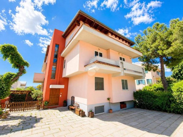 casa indipendente in vendita a Giulianova