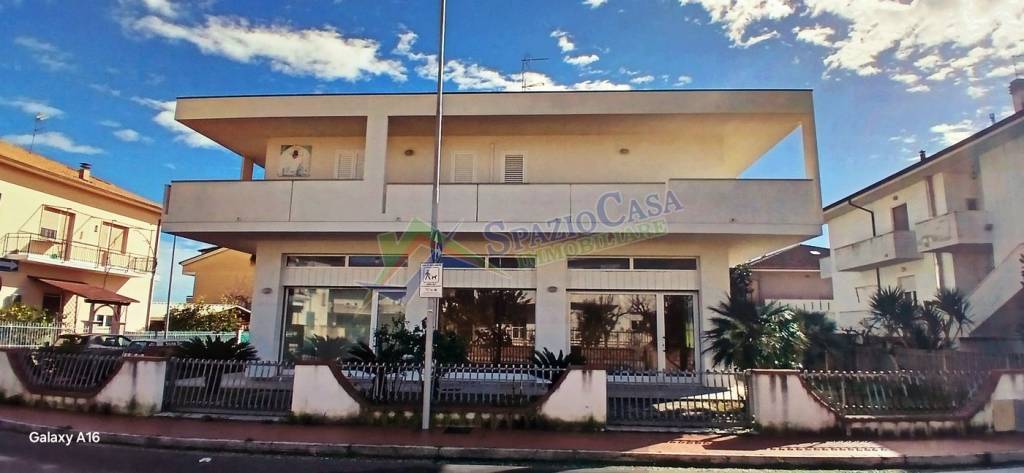 appartamento in vendita a Giulianova in zona Colleranesco
