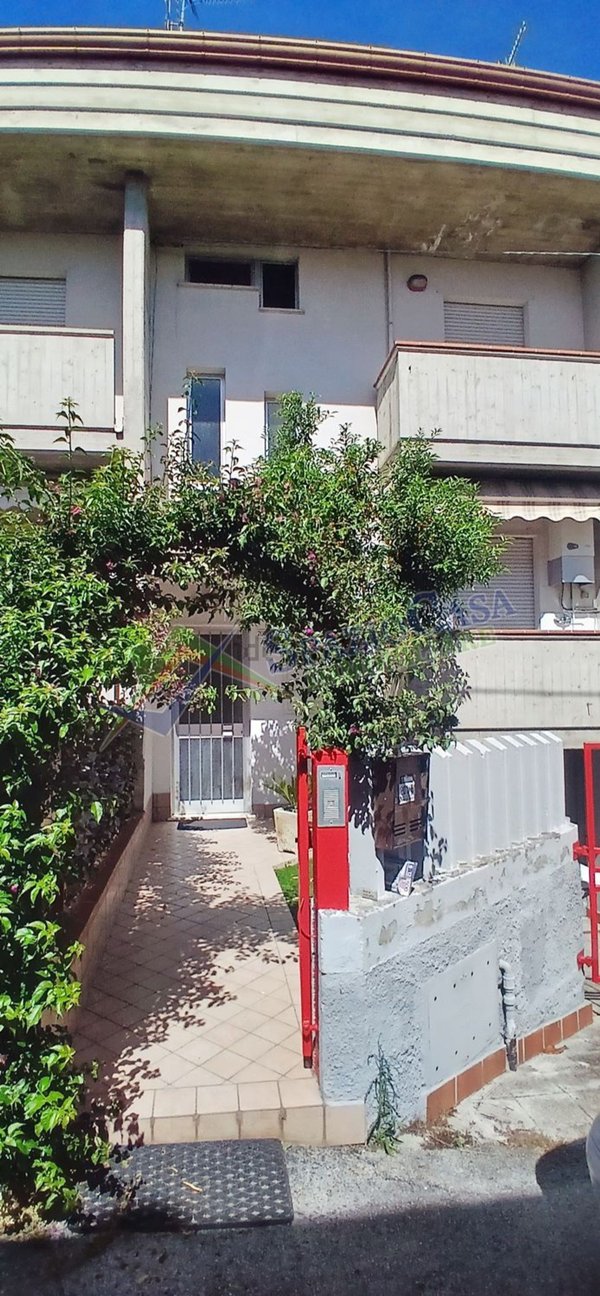 casa indipendente in vendita a Giulianova in zona Colleranesco