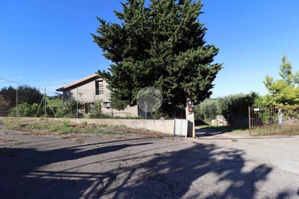 casa indipendente in vendita a Giulianova in zona Case di Trento
