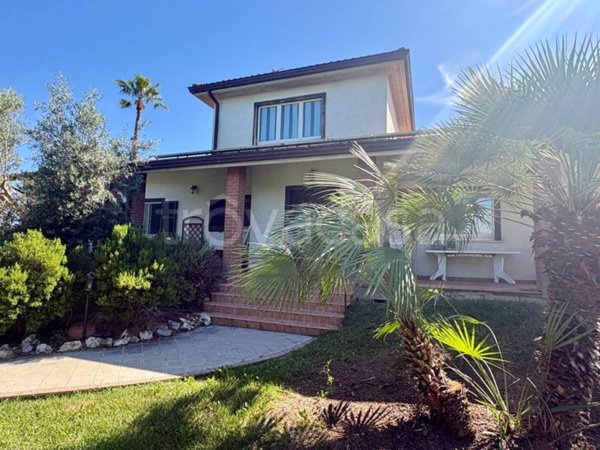 casa indipendente in vendita a Giulianova