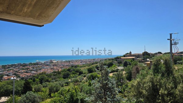casa indipendente in vendita a Giulianova in zona Villa Pozzoni