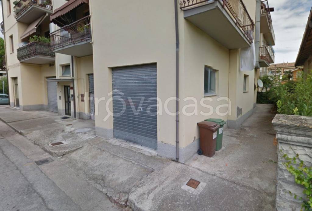 locale commerciale in vendita a Giulianova