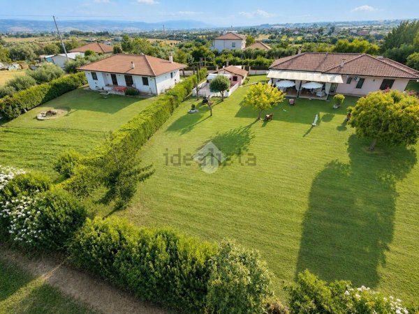 casa indipendente in vendita a Giulianova in zona Case di Trento