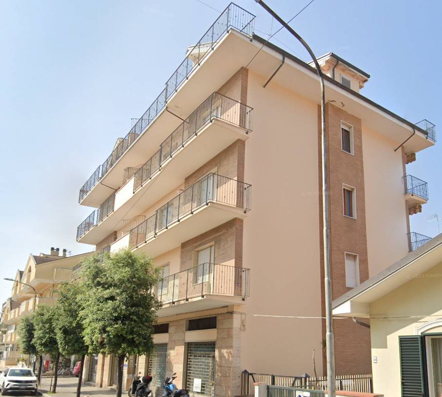 locale commerciale in vendita a Giulianova