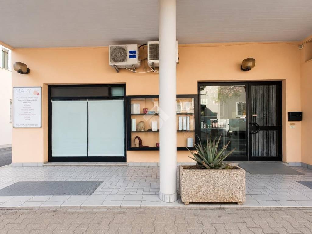 negozio in vendita a Giulianova