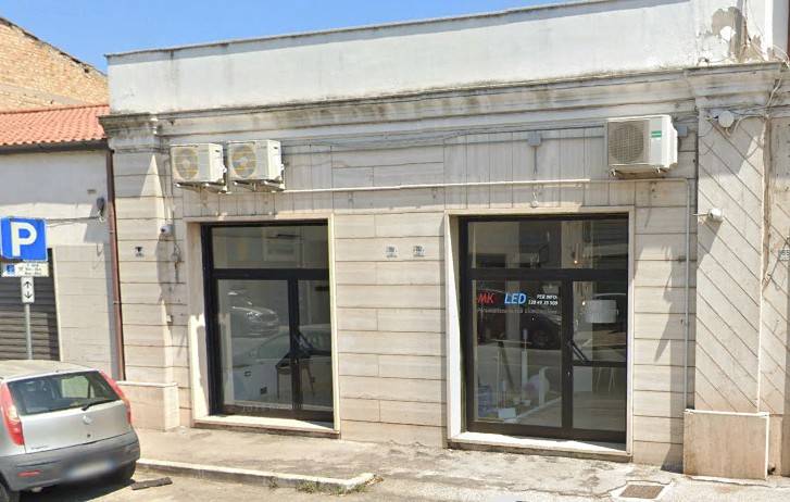 locale commerciale in vendita a Giulianova