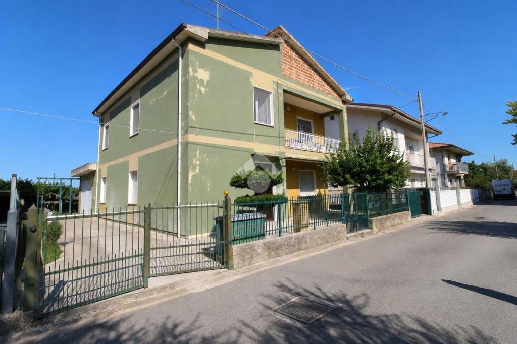 casa indipendente in vendita a Giulianova in zona Villa Pozzoni