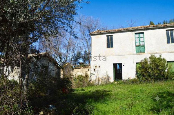 terreno in vendita a Giulianova in zona Case di Trento