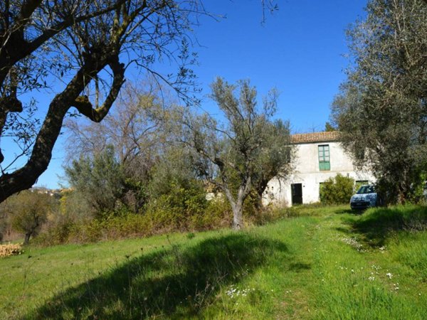 terreno in vendita a Giulianova in zona Case di Trento