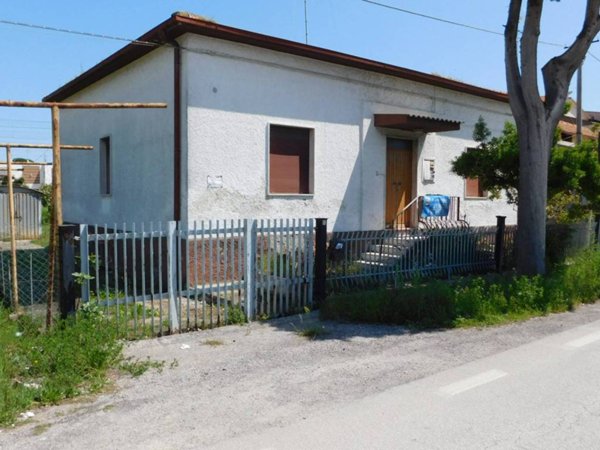 casa indipendente in vendita a Giulianova