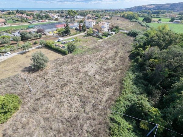 terreno in vendita a Giulianova in zona Villa Pozzoni
