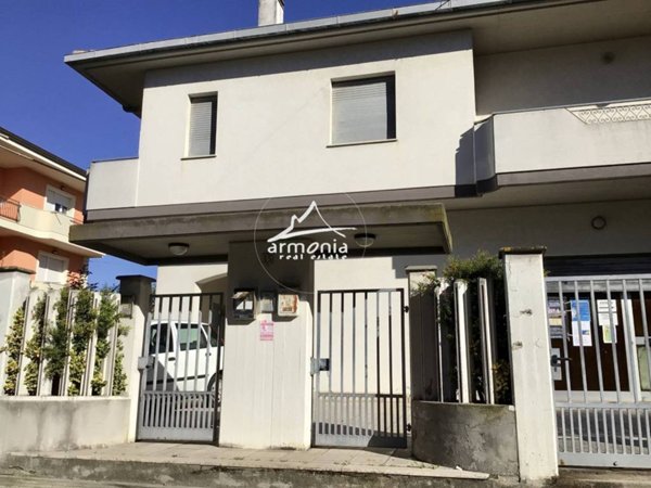 casa indipendente in vendita a Giulianova in zona Villa Pozzoni