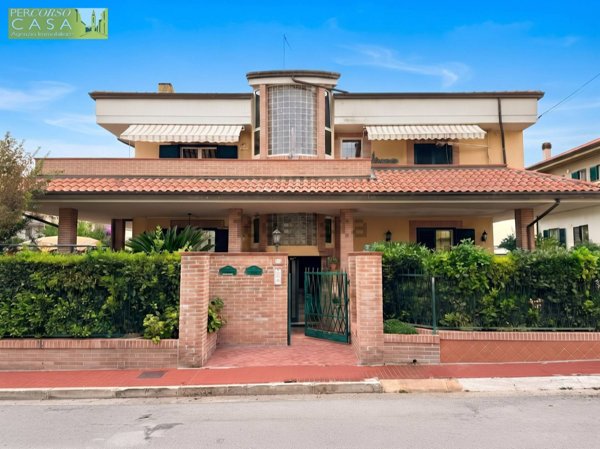 appartamento in vendita a Giulianova in zona Colleranesco