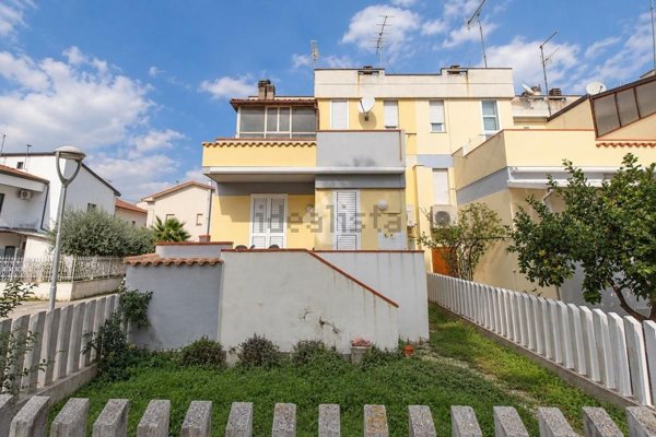 casa indipendente in vendita a Giulianova