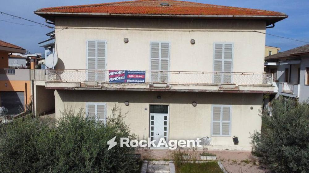 casa indipendente in vendita a Giulianova