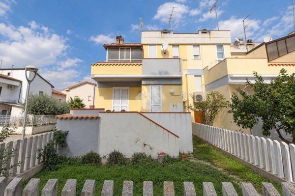 casa indipendente in vendita a Giulianova