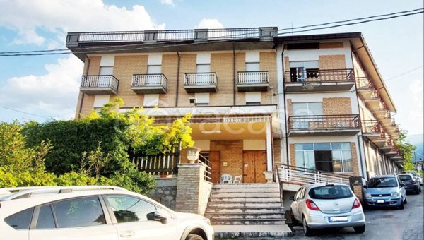 negozio in vendita ad Isola del Gran Sasso d'Italia