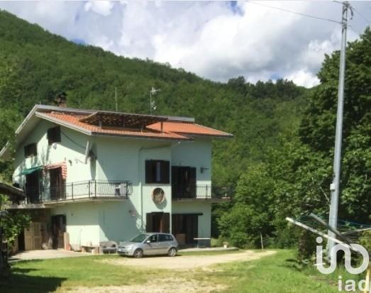 casa indipendente in vendita ad Isola del Gran Sasso d'Italia