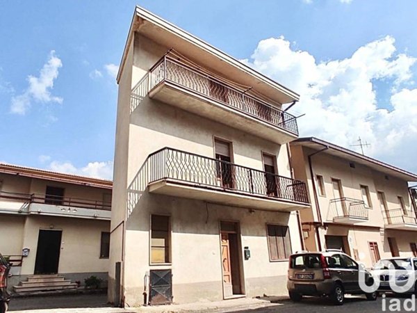casa indipendente in vendita ad Isola del Gran Sasso d'Italia in zona Cerchiara