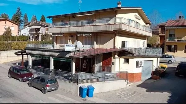 locale commerciale ad Isola del Gran Sasso d'Italia in zona Cesa di Francia