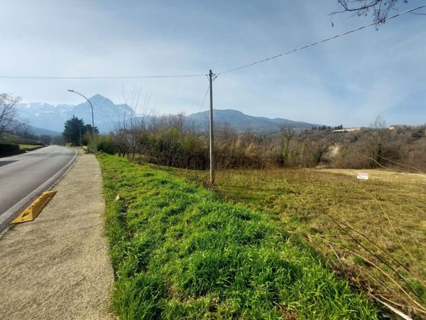 terreno edificabile in vendita ad Isola del Gran Sasso d'Italia