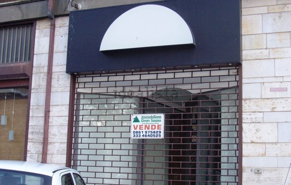 locale commerciale in vendita ad Isola del Gran Sasso d'Italia