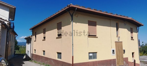 casa indipendente in vendita ad Isola del Gran Sasso d'Italia