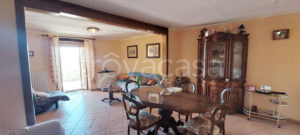 casa indipendente in vendita ad Isola del Gran Sasso d'Italia