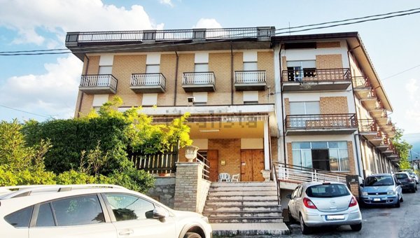 albergo in vendita ad Isola del Gran Sasso d'Italia in zona Cesa di Francia