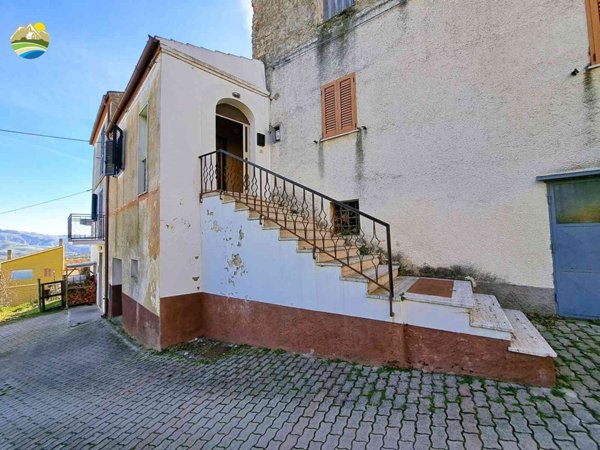 casa indipendente in vendita a Montefino in zona Bozza