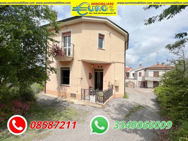 casa indipendente in vendita a Montefino in zona Bozza