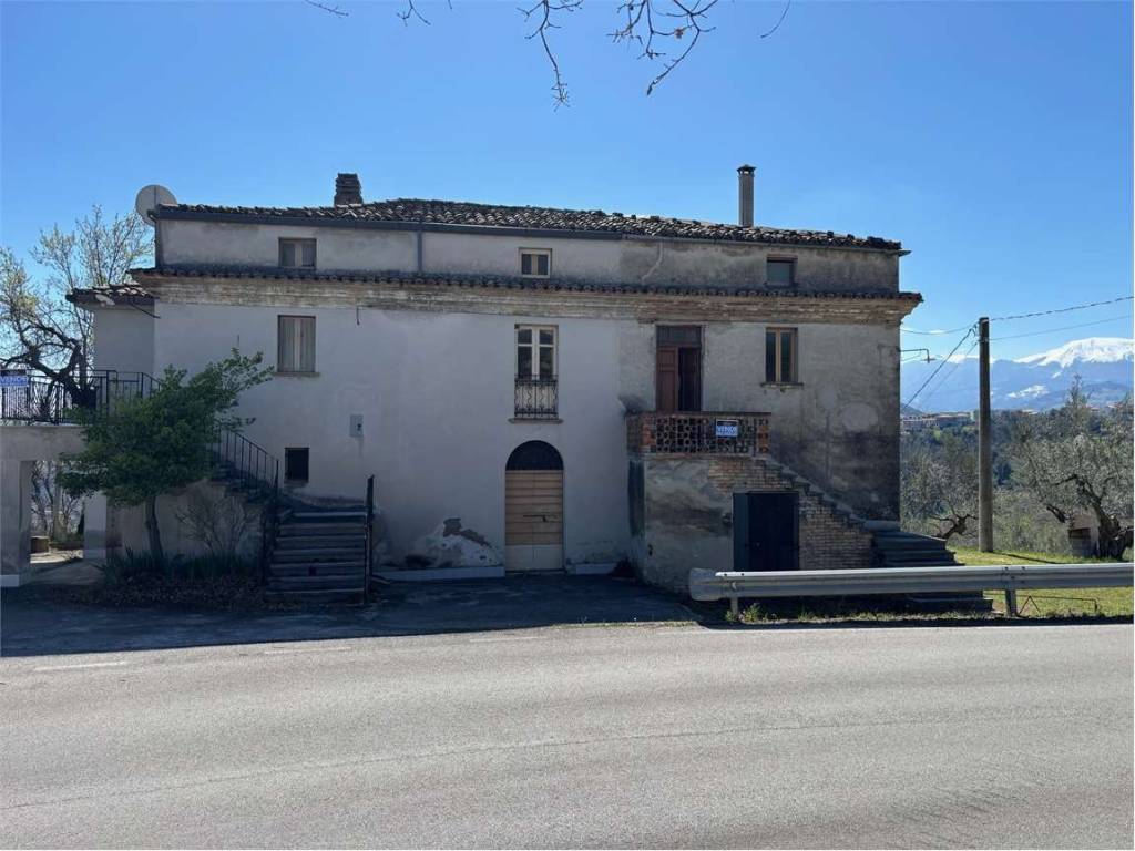 casa indipendente in vendita a Montefino