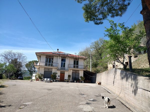 casa indipendente in vendita a Montefino