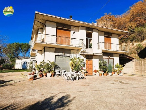 casa indipendente in vendita a Montefino