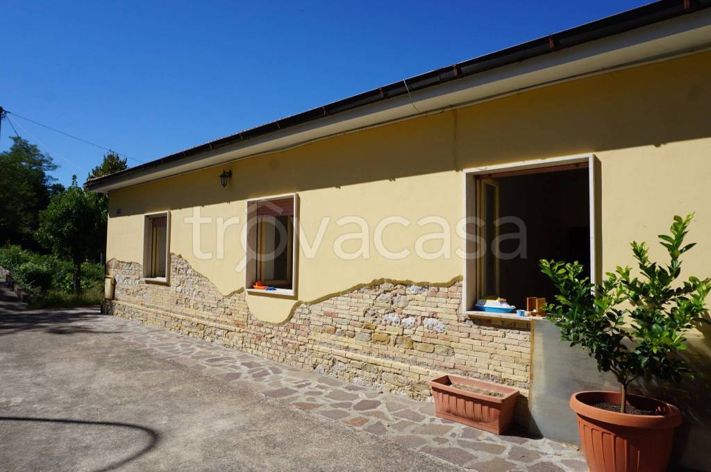 casa indipendente in vendita a Montefino